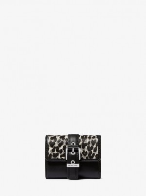 Carteras Michael Kors Colby Small Leopard Print Calf Hair Tri-Fold Wallet Mujer Negras | 8190-LVYIM