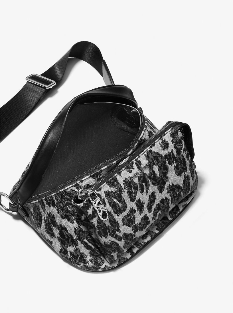 Mochilas Michael Kors Slater Medium Leopard Logo Sling Pack Mujer Negras | 7816-YEVKA