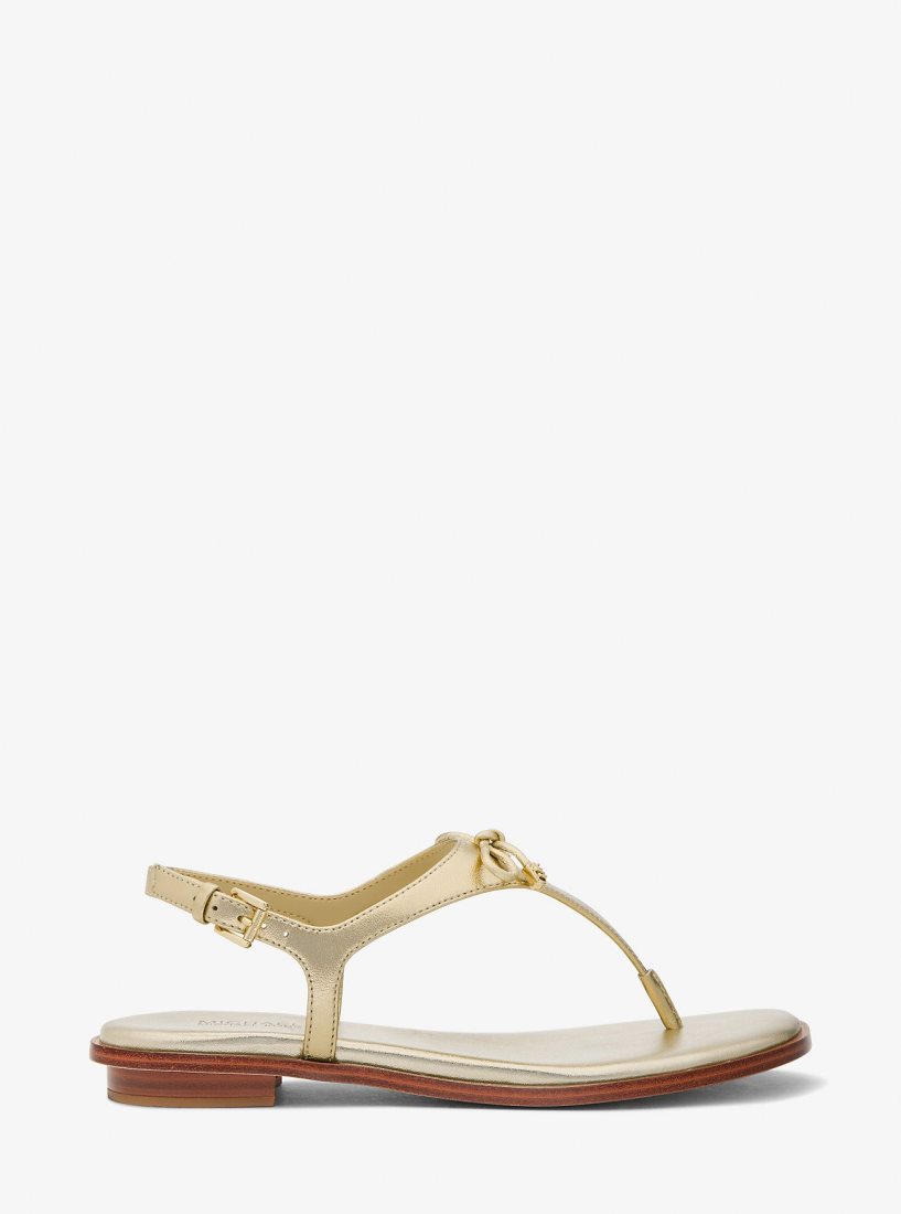 Sandalias Michael Kors Nori Metallic Leather T-Strap Sandal Mujer Doradas | 8720-FNAIY